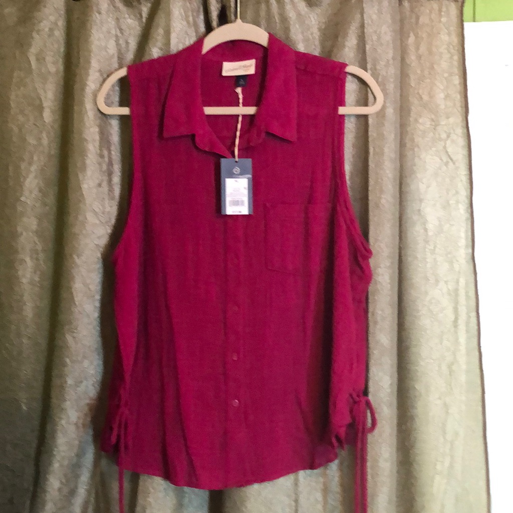 Universal Thread’s Top